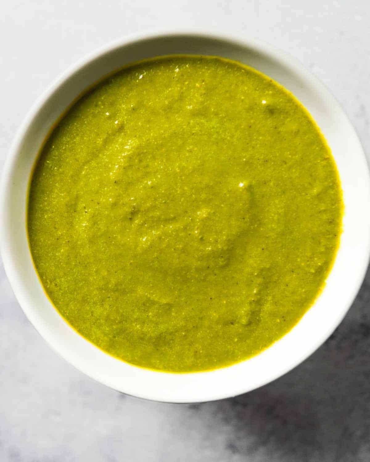 green imli chutney in bowl