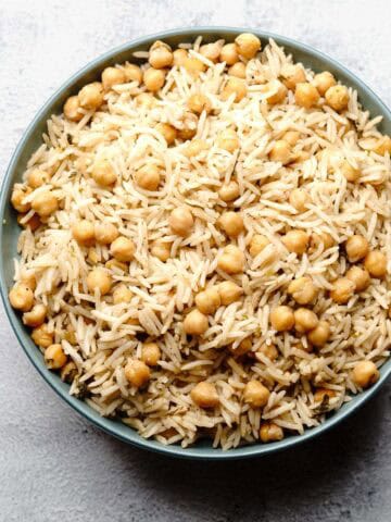 chana pulao on a plate