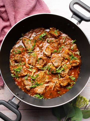 beef karahi in a work